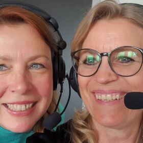 Simultandolmetscher Margit Schuck und Angelika Erdner bei Vertriebstagung bei HOMAG