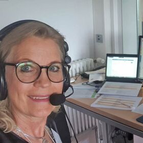 Margit Schuck bei Vertriebstagung in Firma HOMAG